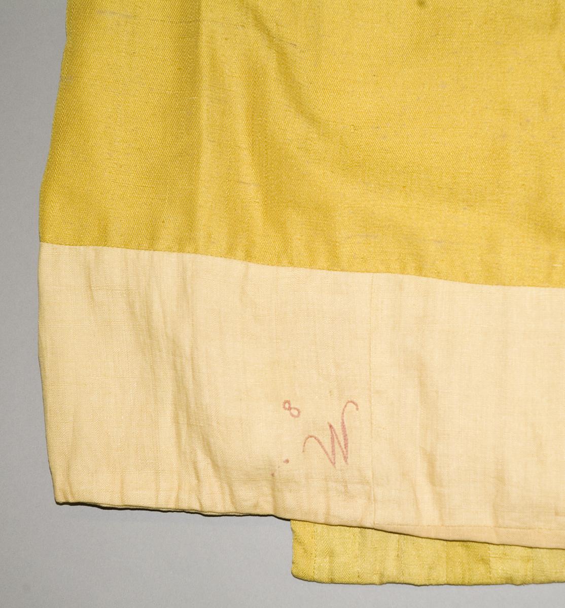 1952.0345.001 Bed hanging, headcloth detail