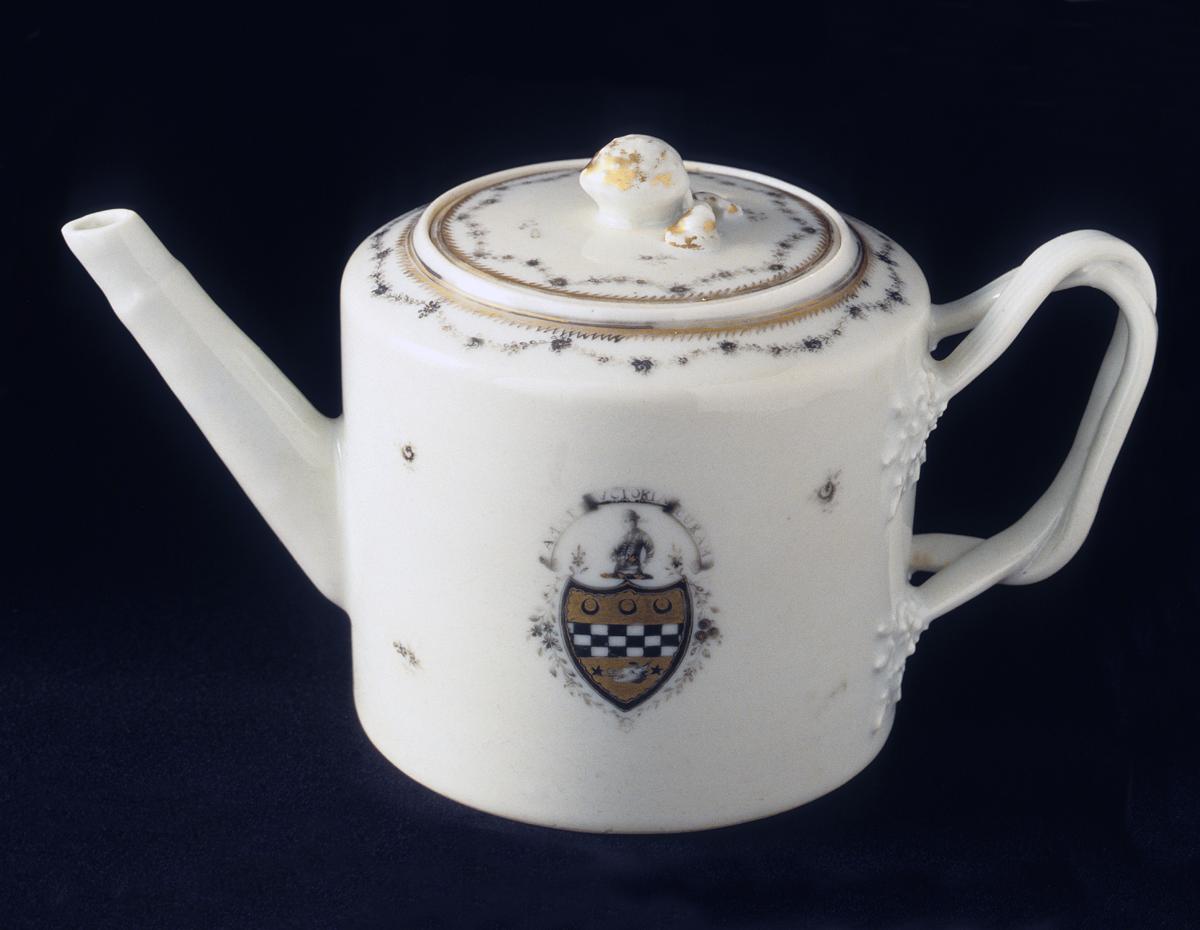 1988.0042 A, B Teapot