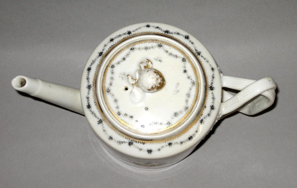 1988.0042 Teapot upper
