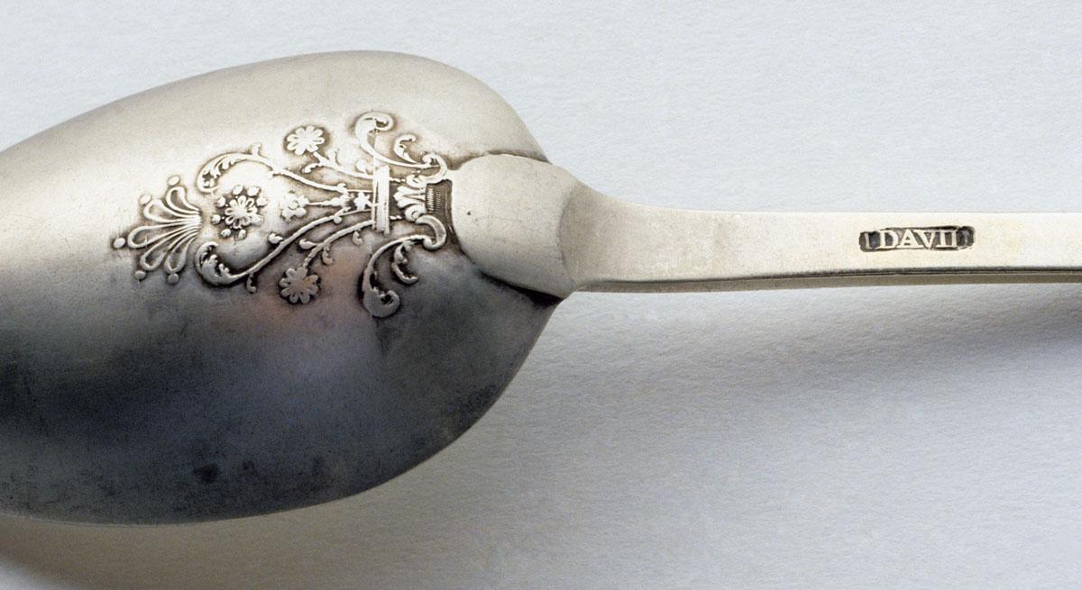 1989.0013.006 Spoon, Tablespoon, detail 1