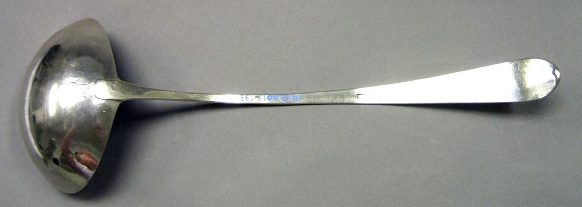 1989.0013.038 Silver Ladle underside
