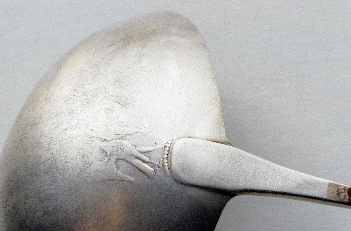 1989.0013.038 Ladle, detail 1