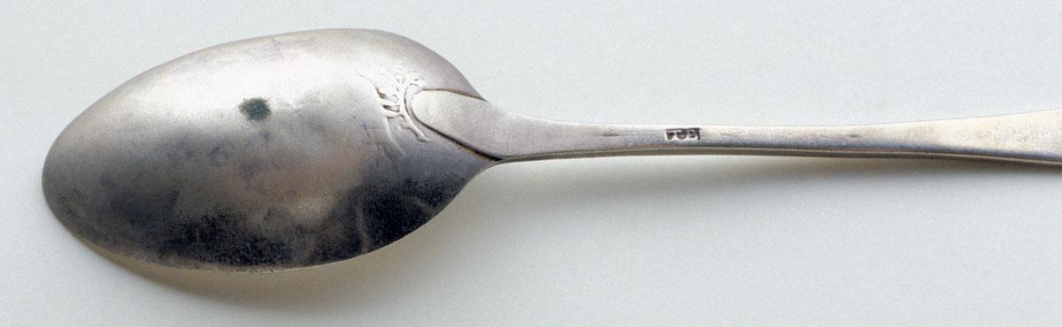 1989.0013.042 Spoon, Teaspoon, detail 1