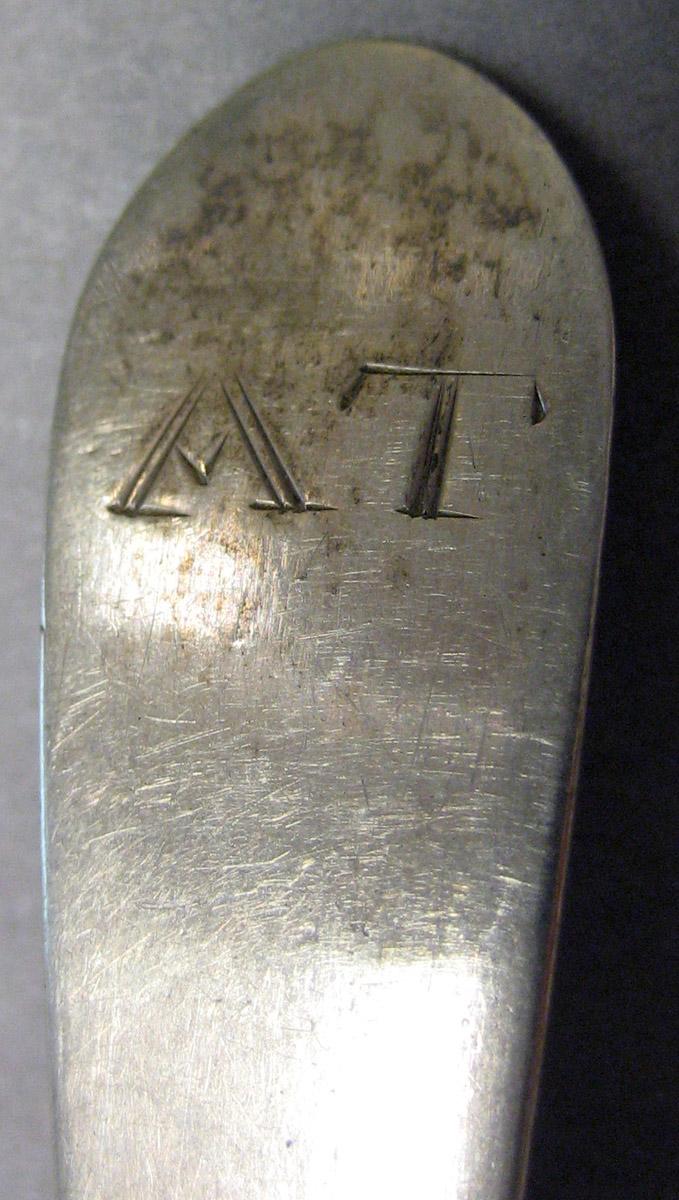 1989.0013.051 Silver Spoon engraving upper surface