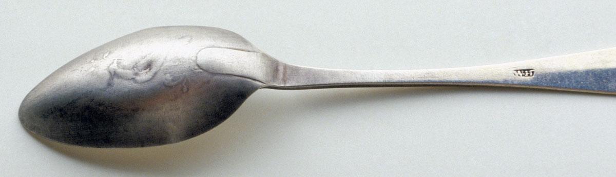1989.0013.055 Spoon, Teaspoon, detail 1