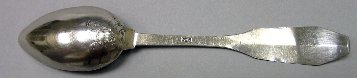 1989.0013.065 Silver Spoon underside