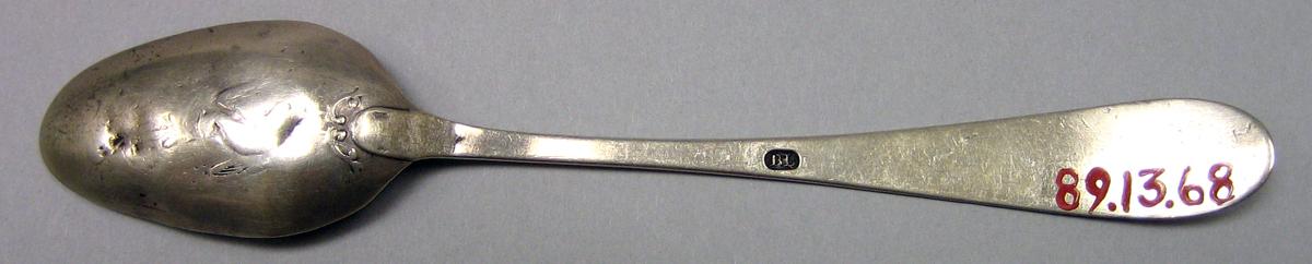 1989.0013.068 Silver Spoon underside