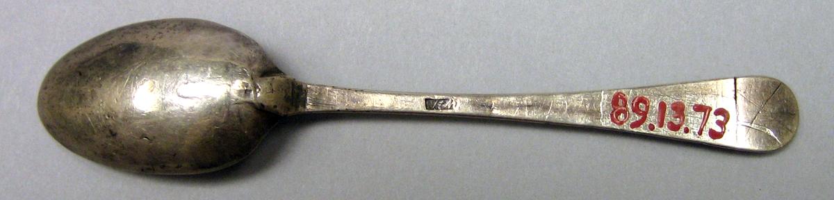 1989.0013.073 Silver Spoon underside