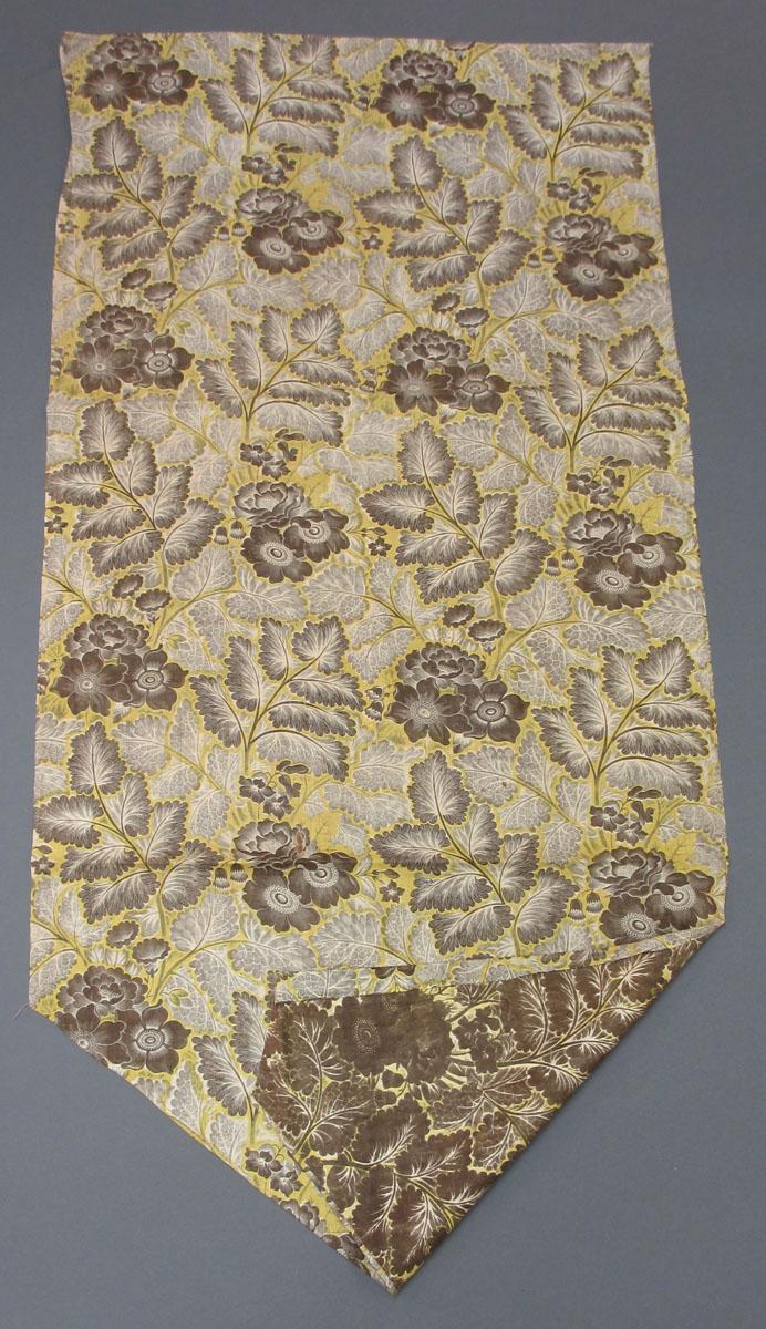 1958.0070.003 Textile, printed partial folded corner