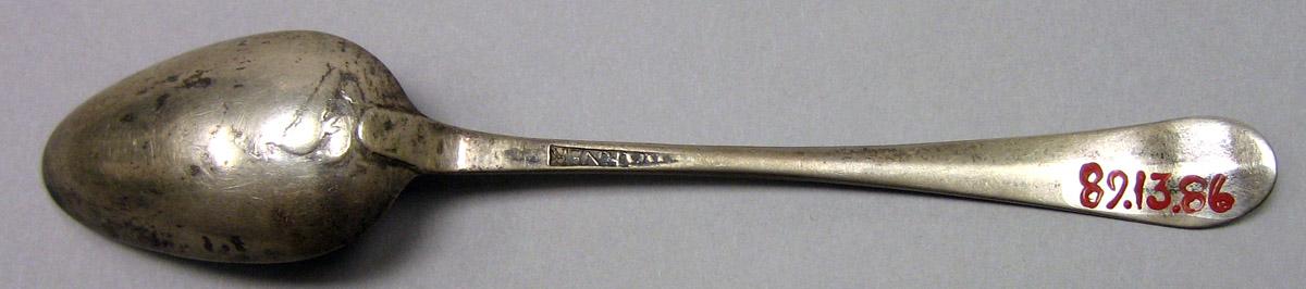 1989.0013.086 Silver Spoon underside
