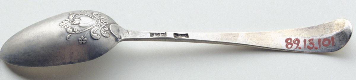 1989.0013.101 Spoon, Teaspoon, detail 1