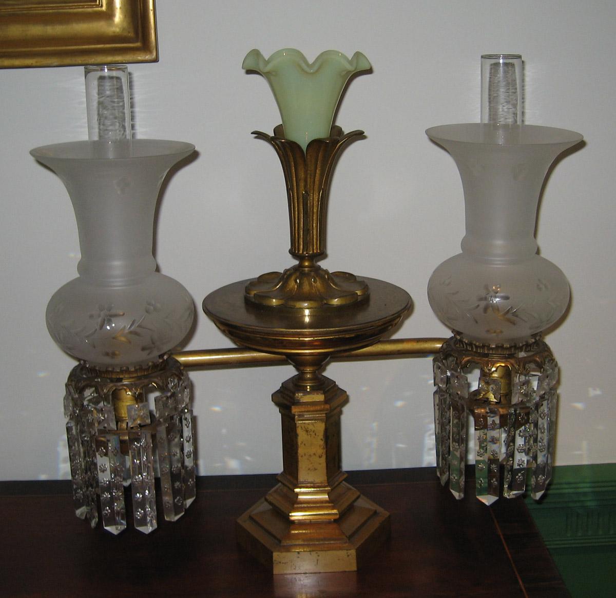 1985.0001.001 A-F Lamp