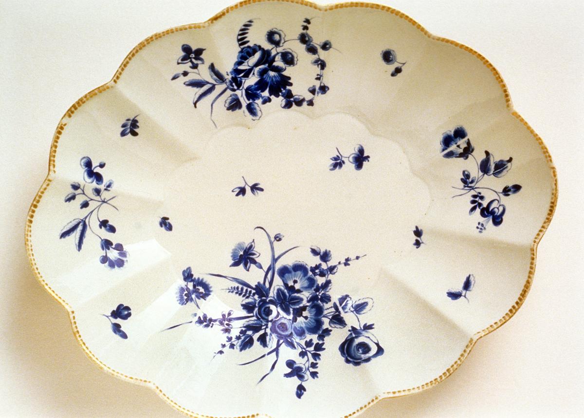 1989.0016 Dessert dish