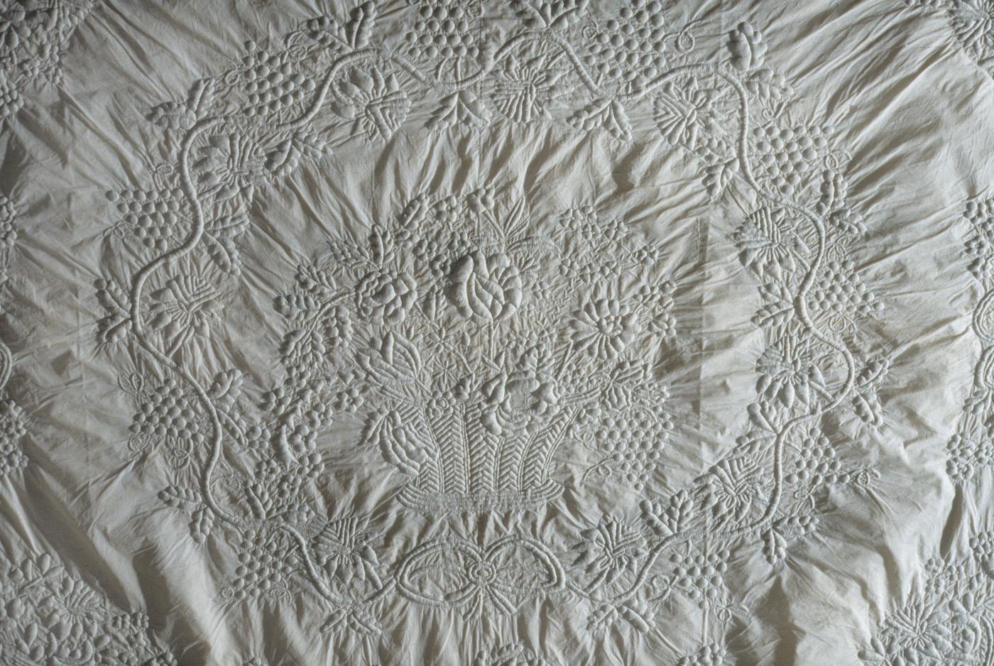 1989.0027 Quilt, detail 5