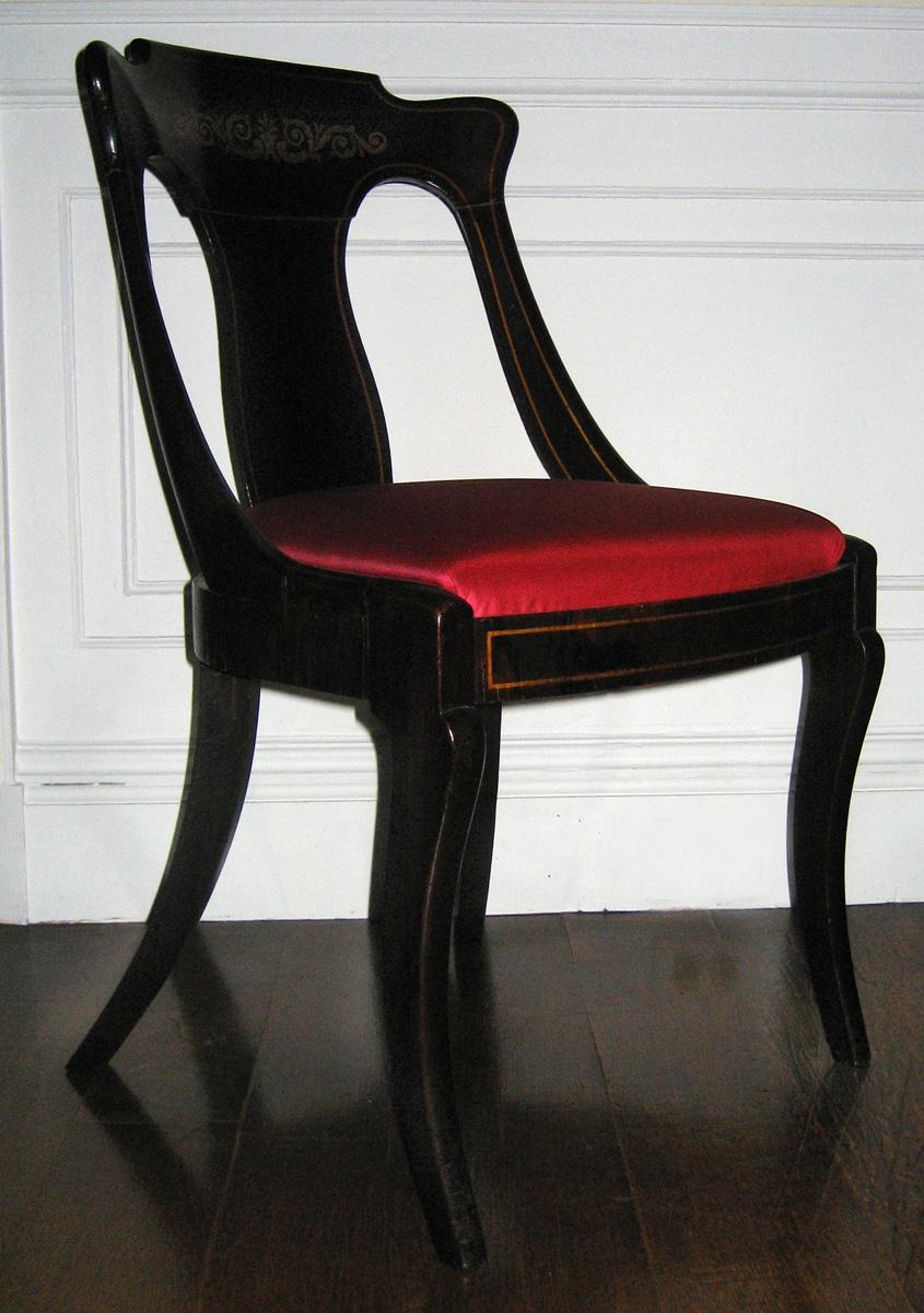 1989.0048.004 chair with 1991.0501.004 slip seat view 1