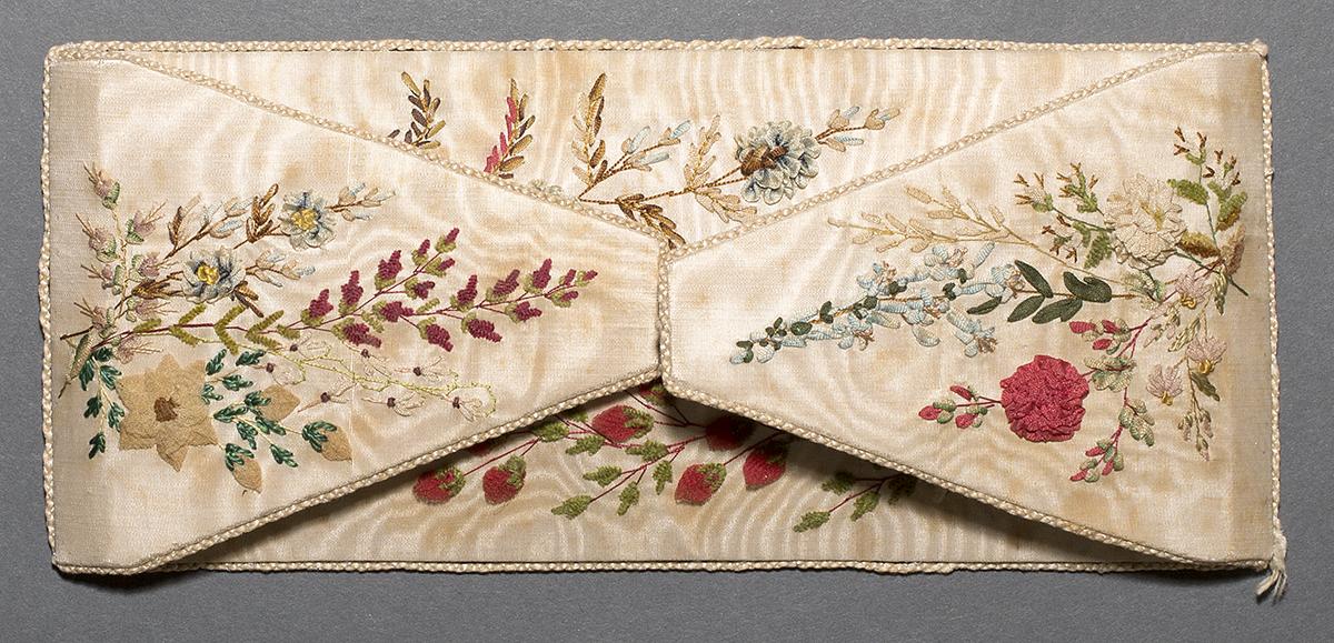 1989.0049 A Needlework Case