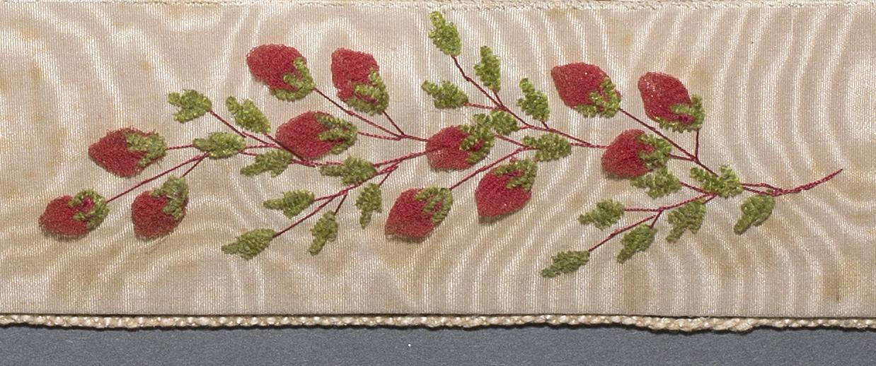 1989.0049 A Needlework Case, View 2 Detail 2