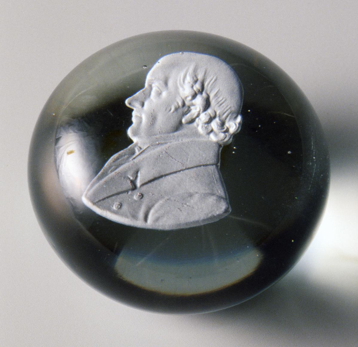 1989.0083 Glass paperweight, View 2