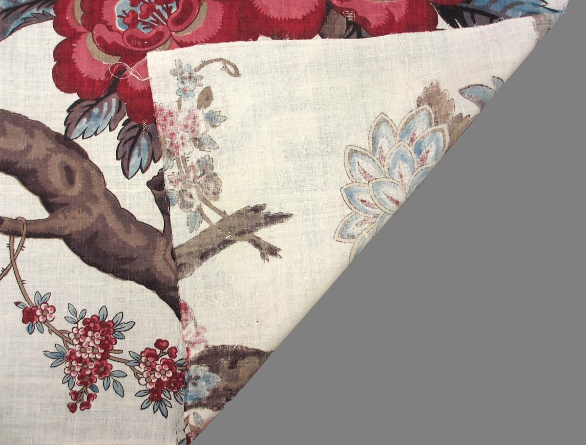 1958.0072.001 textile, printed folded corner