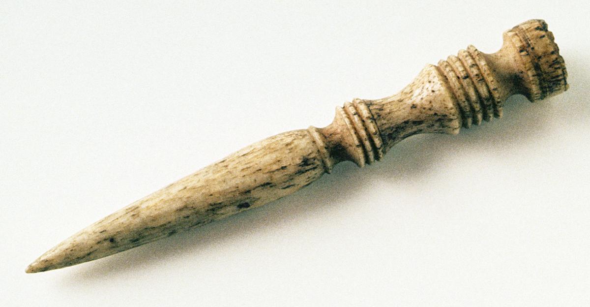1989.0109.012 Sewing Tool