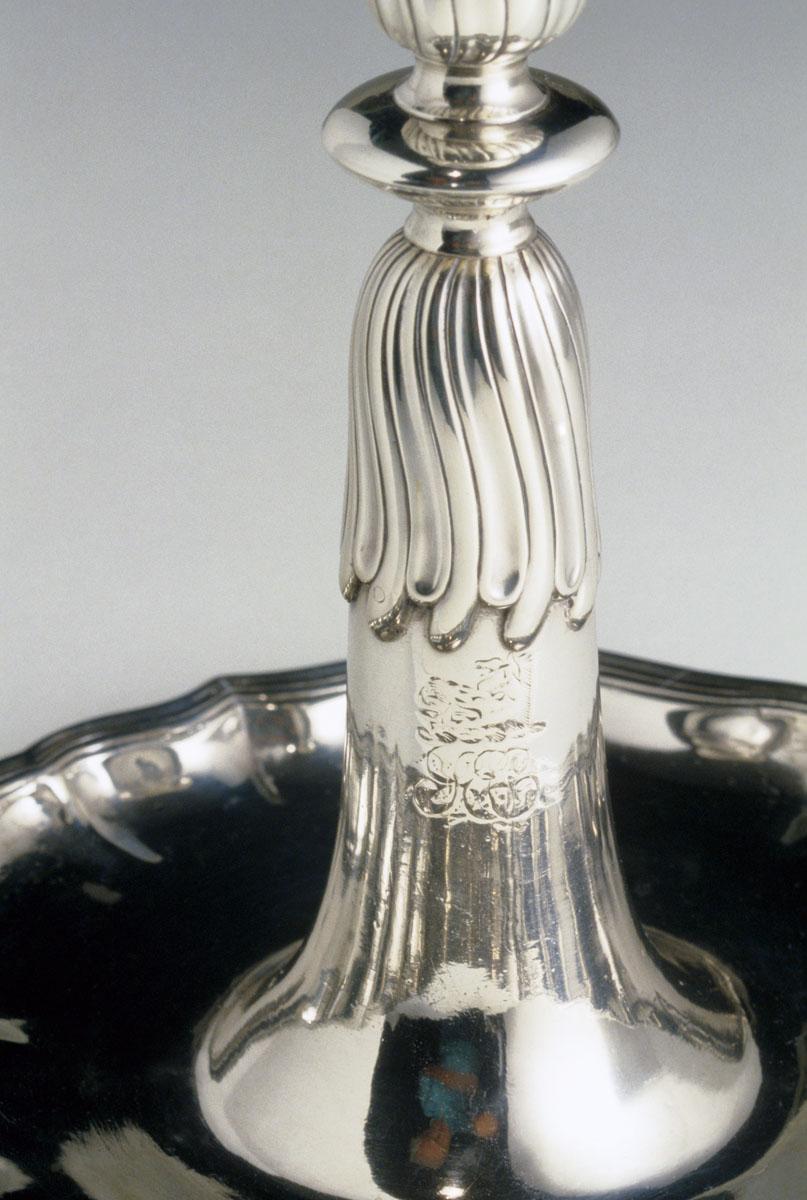 1990.0024.001 Candlestick, detail 1
