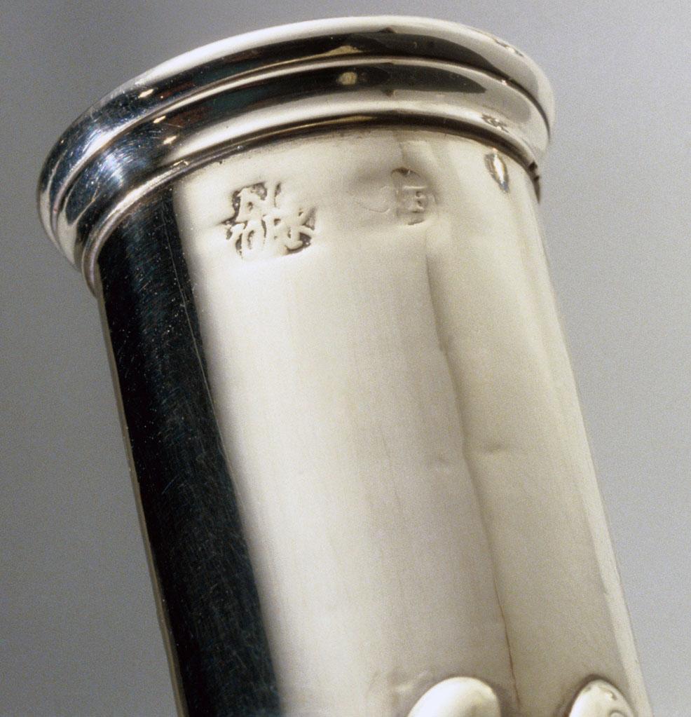 1990.0024.001 Candlestick, detail 2