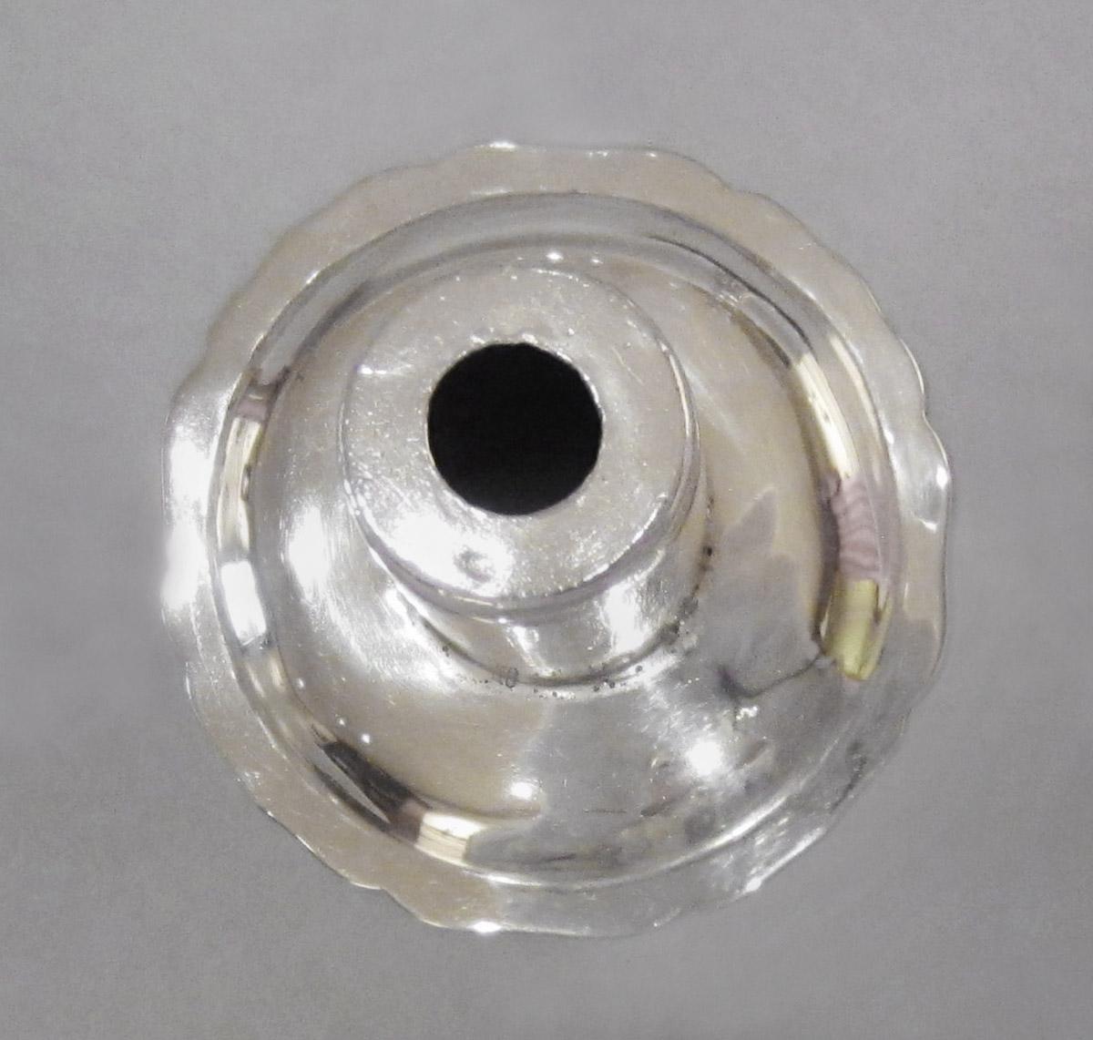1990.0024.001 Candlestick, bobeche, underside