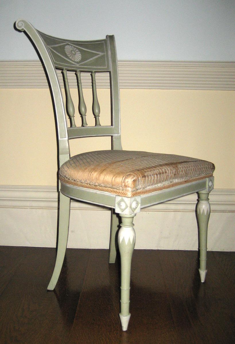 1990.0025 chair view 1