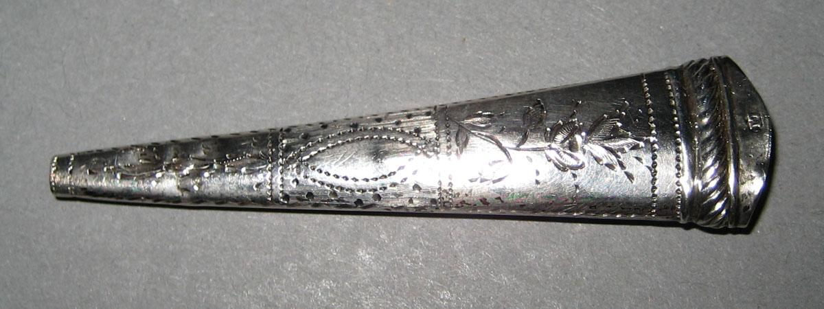 1990.0031 B Scissors and Sheath