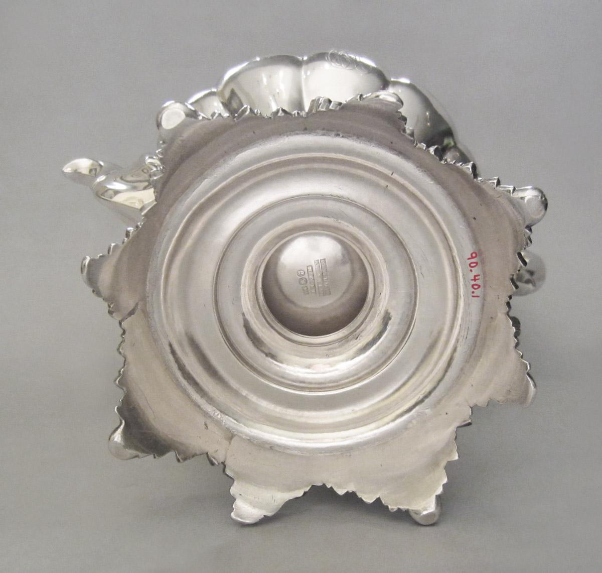 1990.0040.001 Teapot, underside