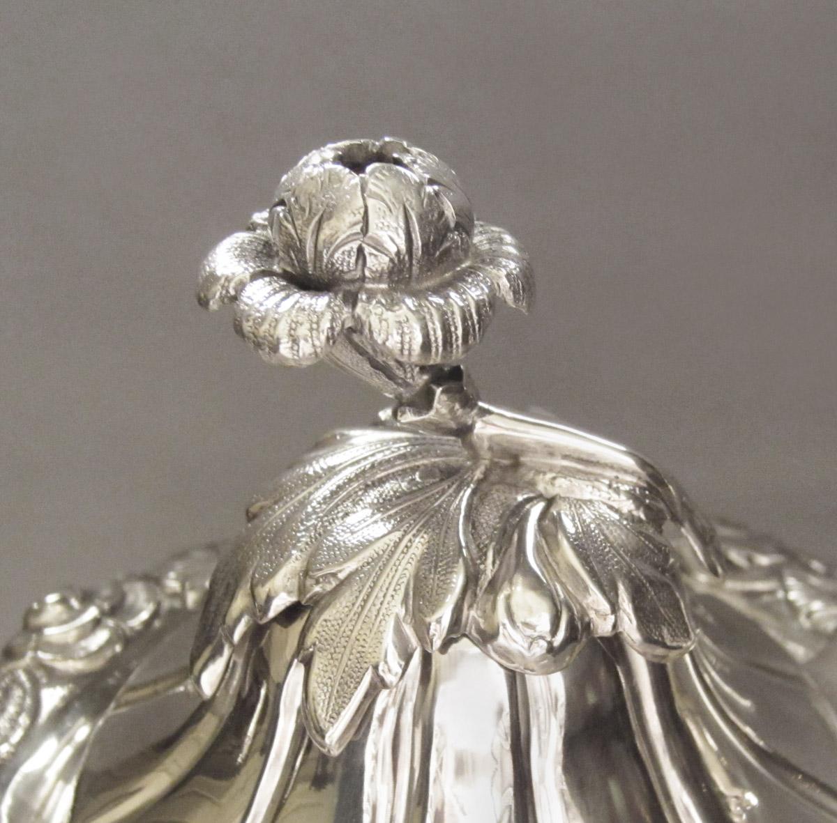 1990.0040.001 Teapot, detail 1