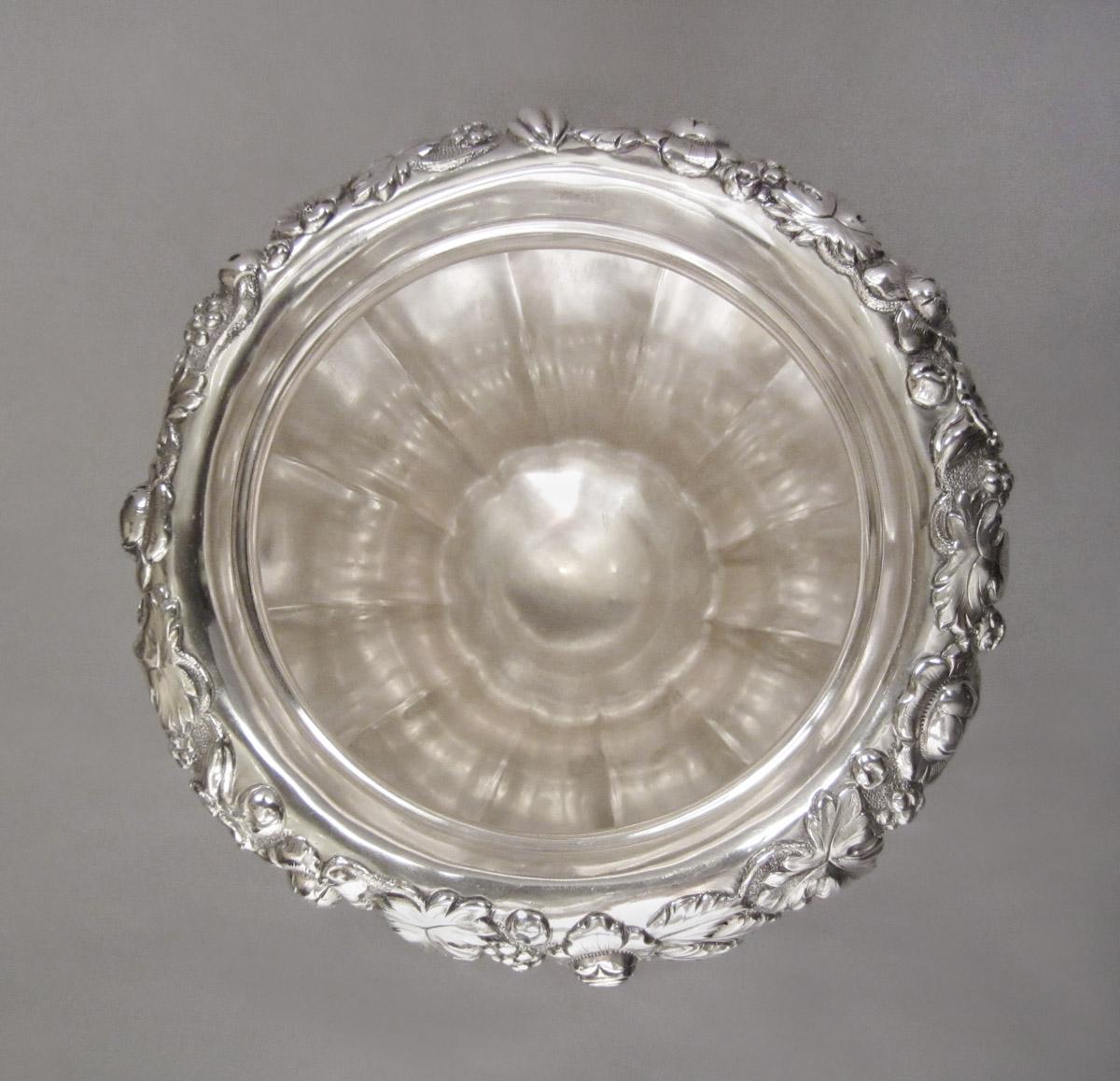 1990.0040.002 Slop bowl, interior
