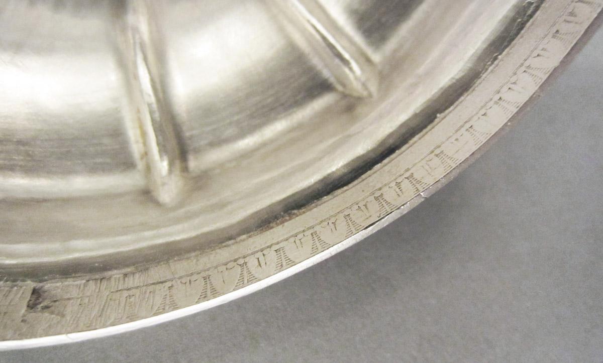 1990.0040.003 B Sugar bowl, lid, detail 2