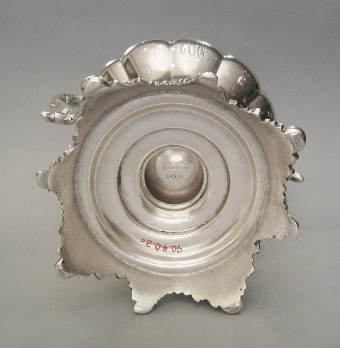 1990.0040.003 A Sugar bowl, underside