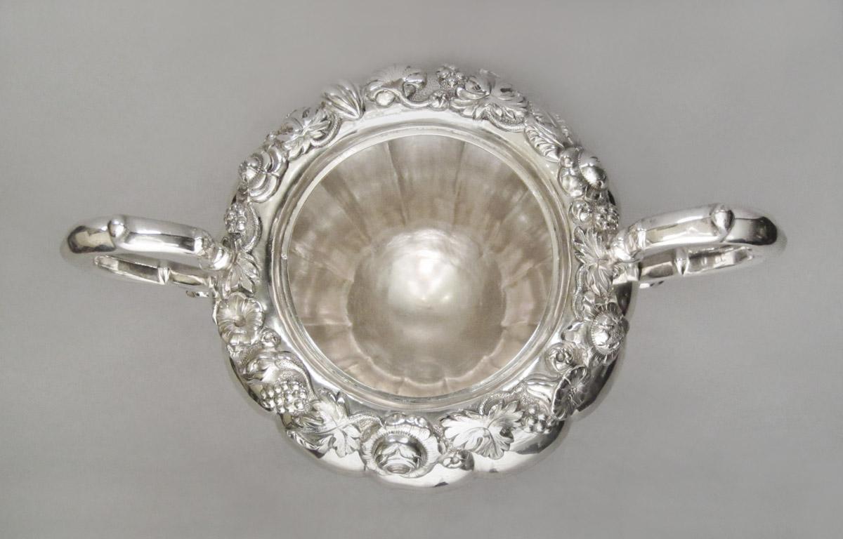 1990.0040.003 A Sugar bowl, interior