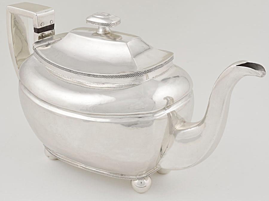 1990.0041.001 Silver Teapot