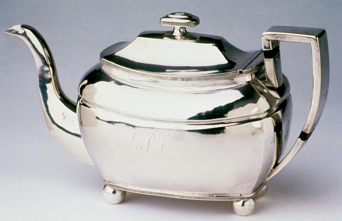 1990.0041.001 Teapot, view 1