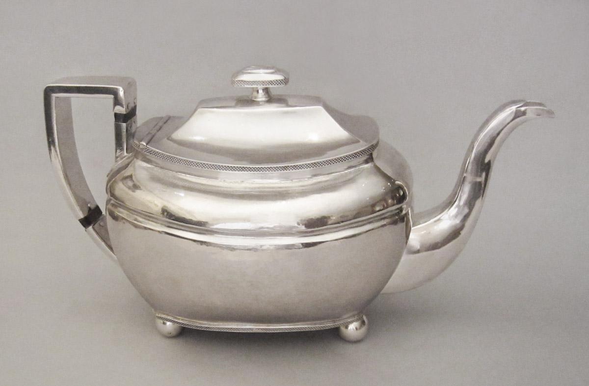 1990.0041.001 Teapot, side 2