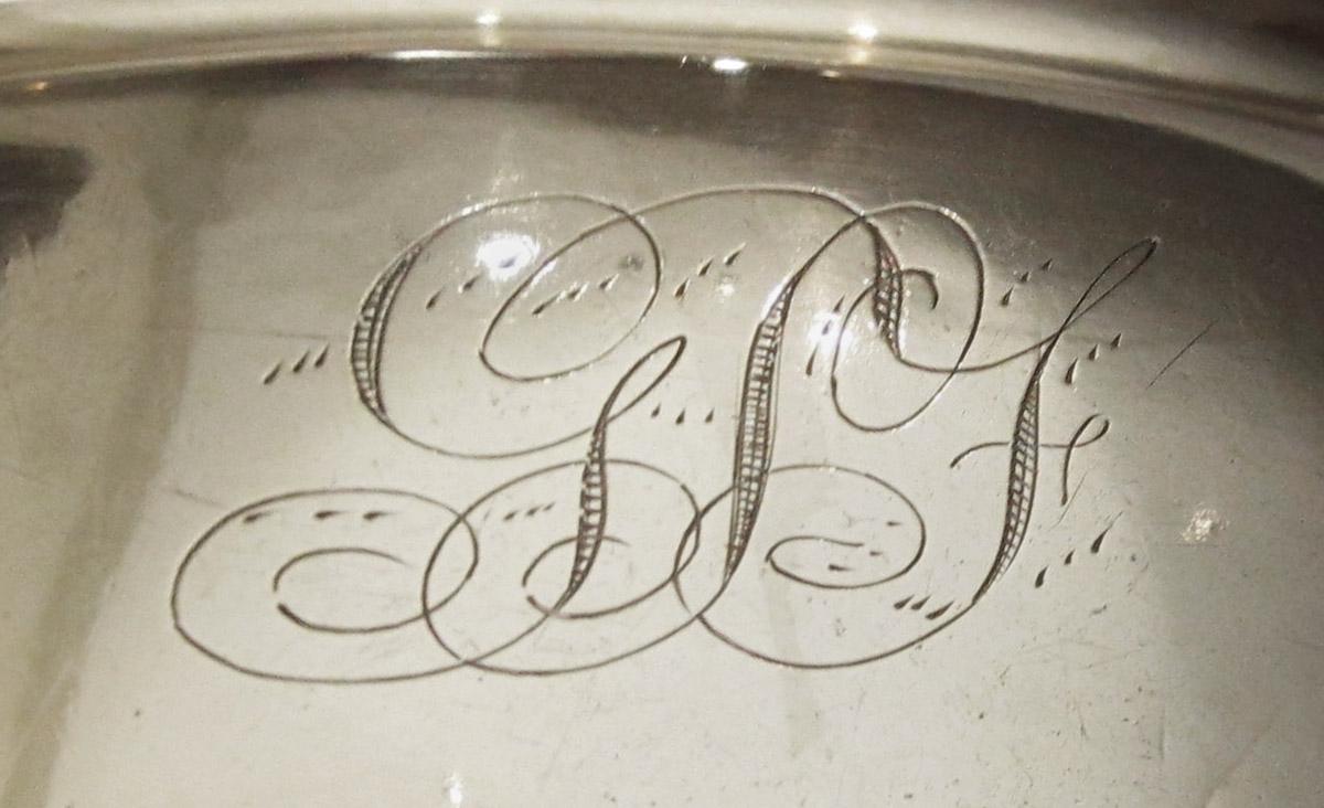 1990.0041.002 Cream pot, engraving