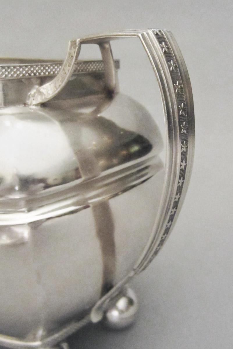 1990.0041.003 A Sugar bowl, handle