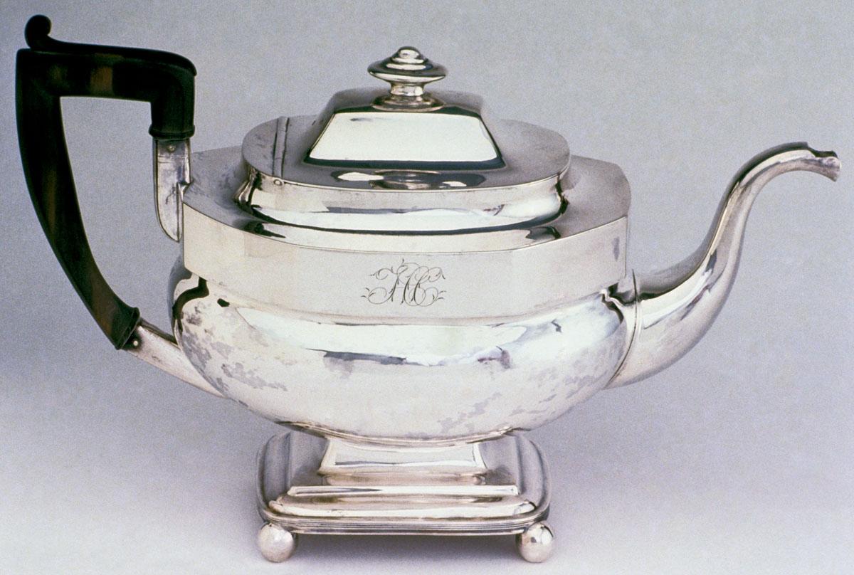 1990.0042.001 Teapot, view 1