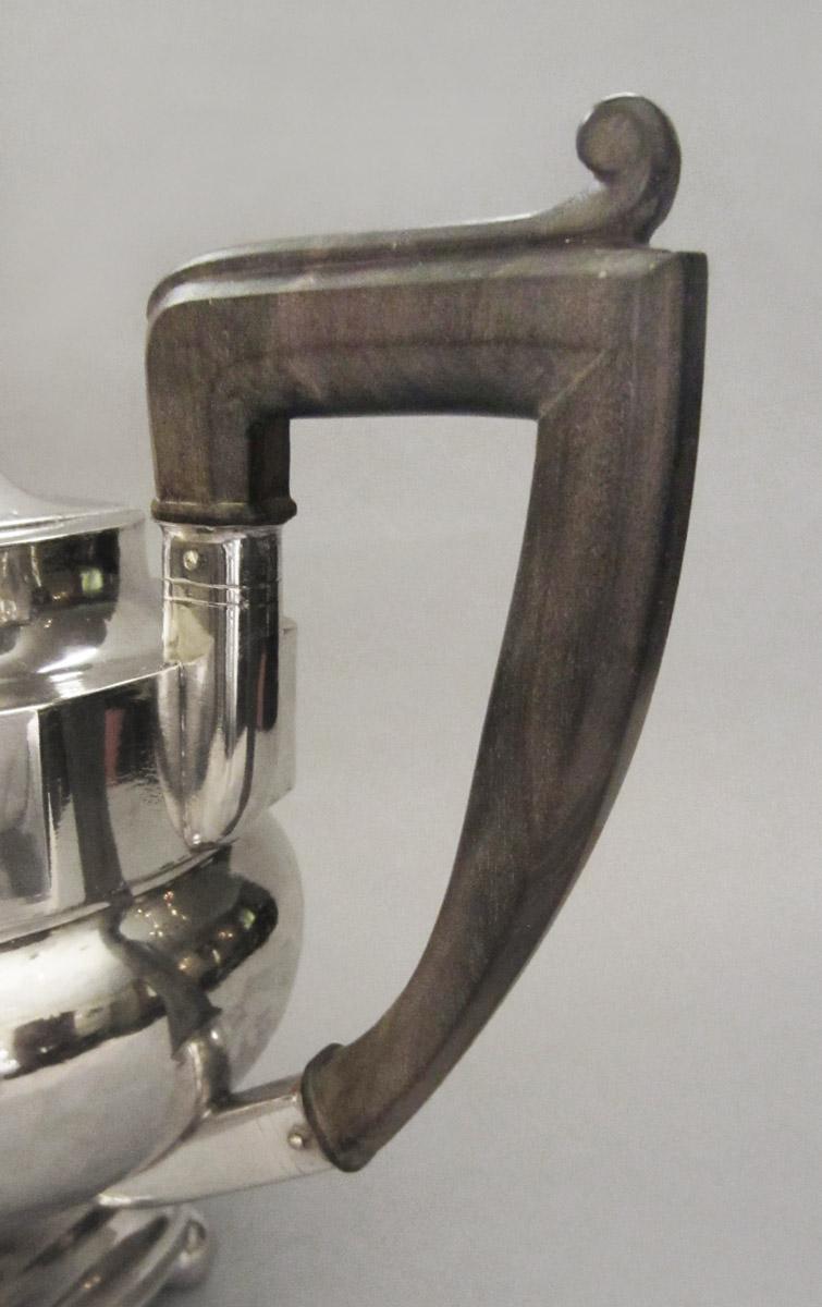 1990.0042.001 Teapot, handle