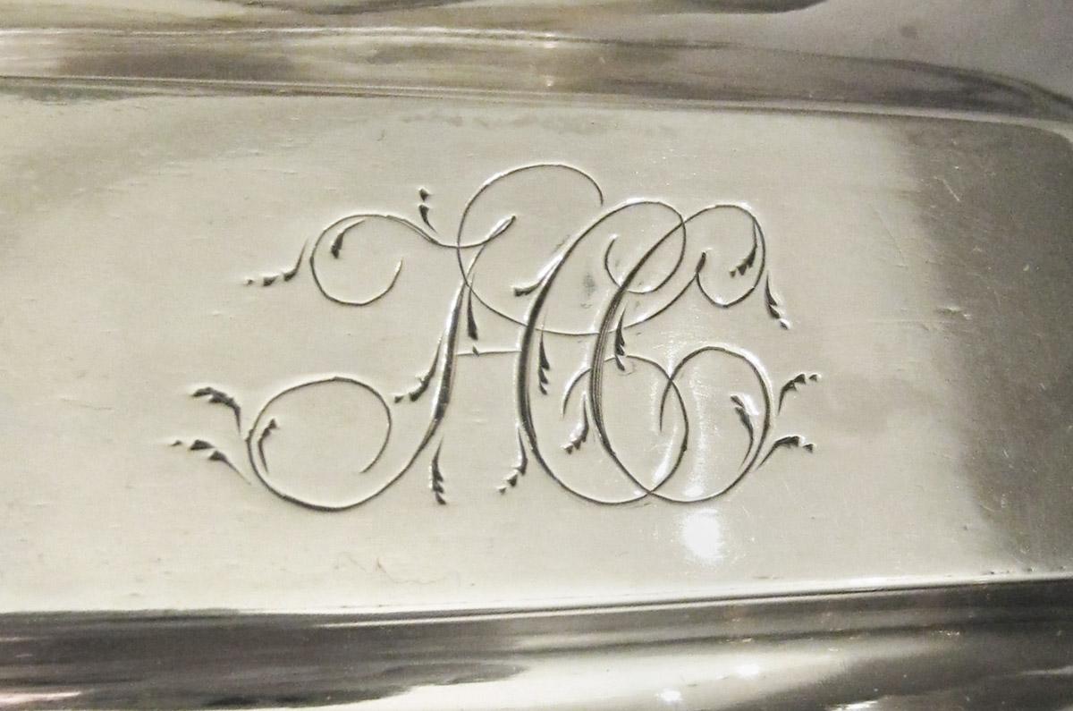 1990.0042.002 Cream pot, engraving