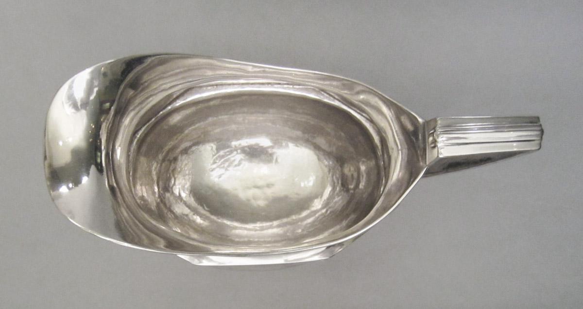 1990.0042.002 Cream pot, interior