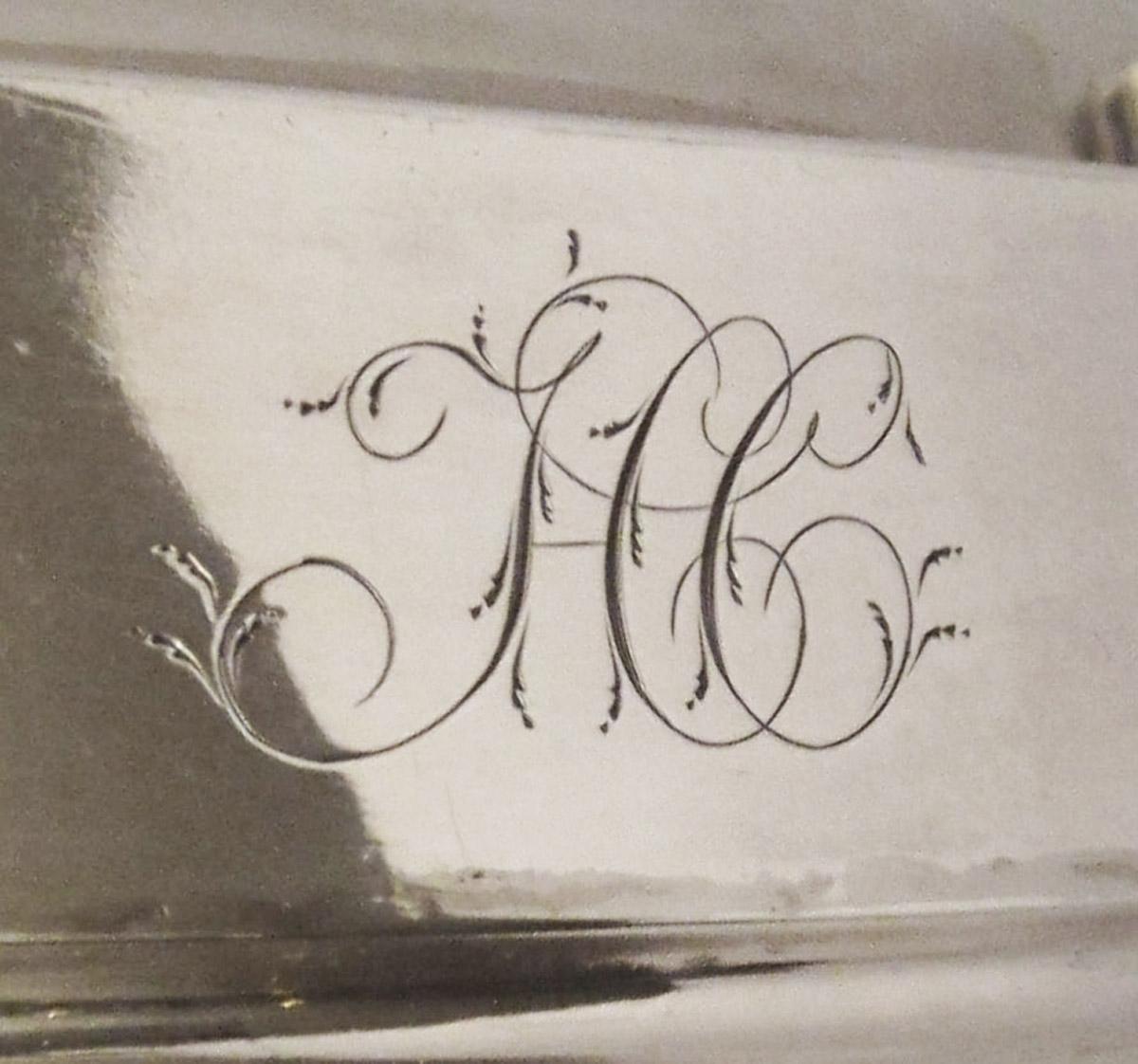 1990.0042.003 A Sugar bowl, engraving