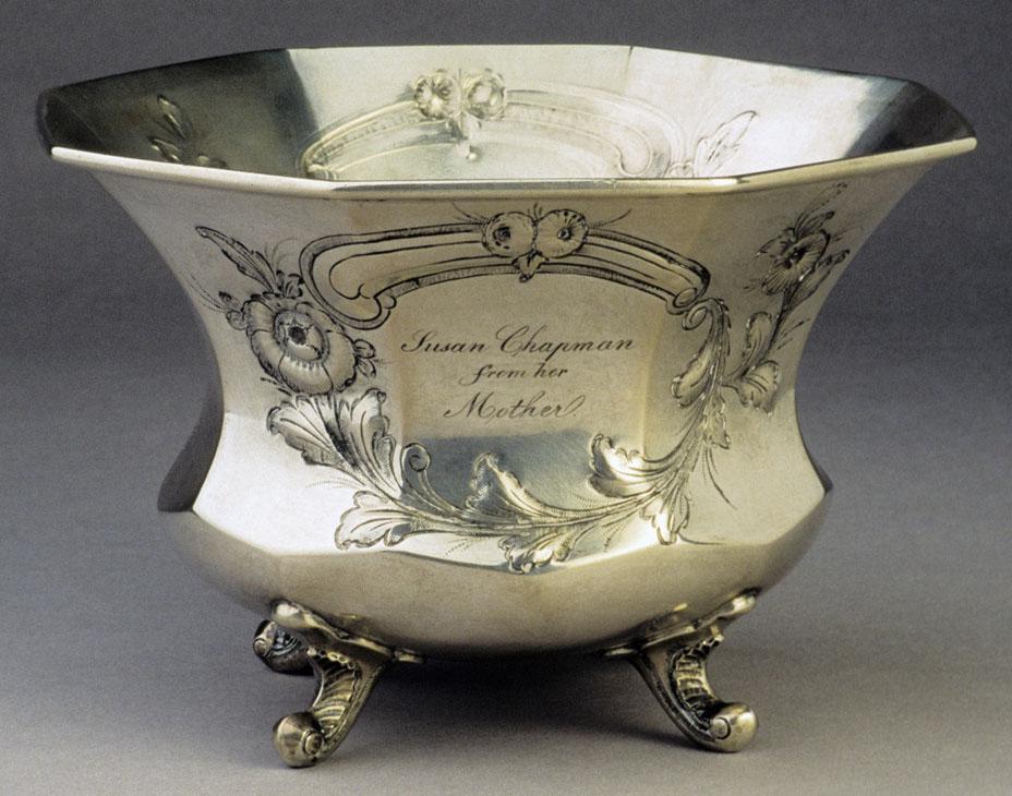 1990.0046 Bowl, view 2