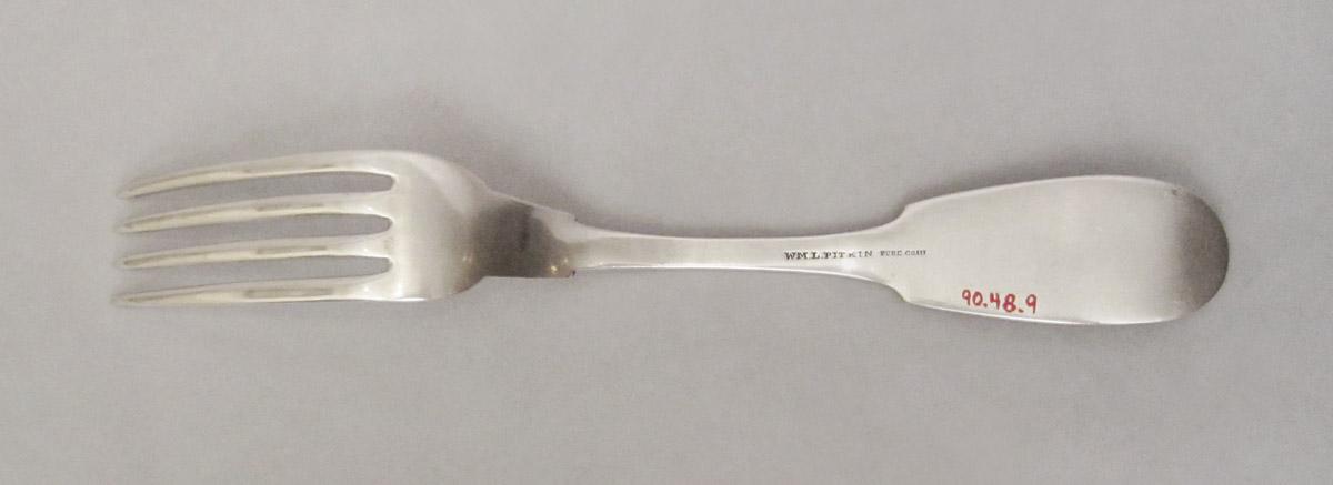 1990.0048.009 Fork, underside
