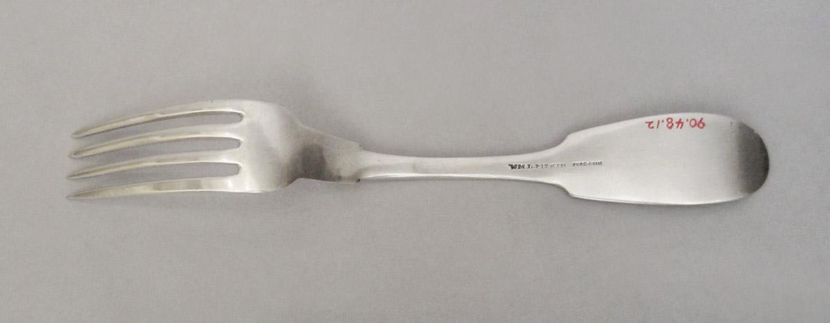 1990.0048.012 Fork, underside