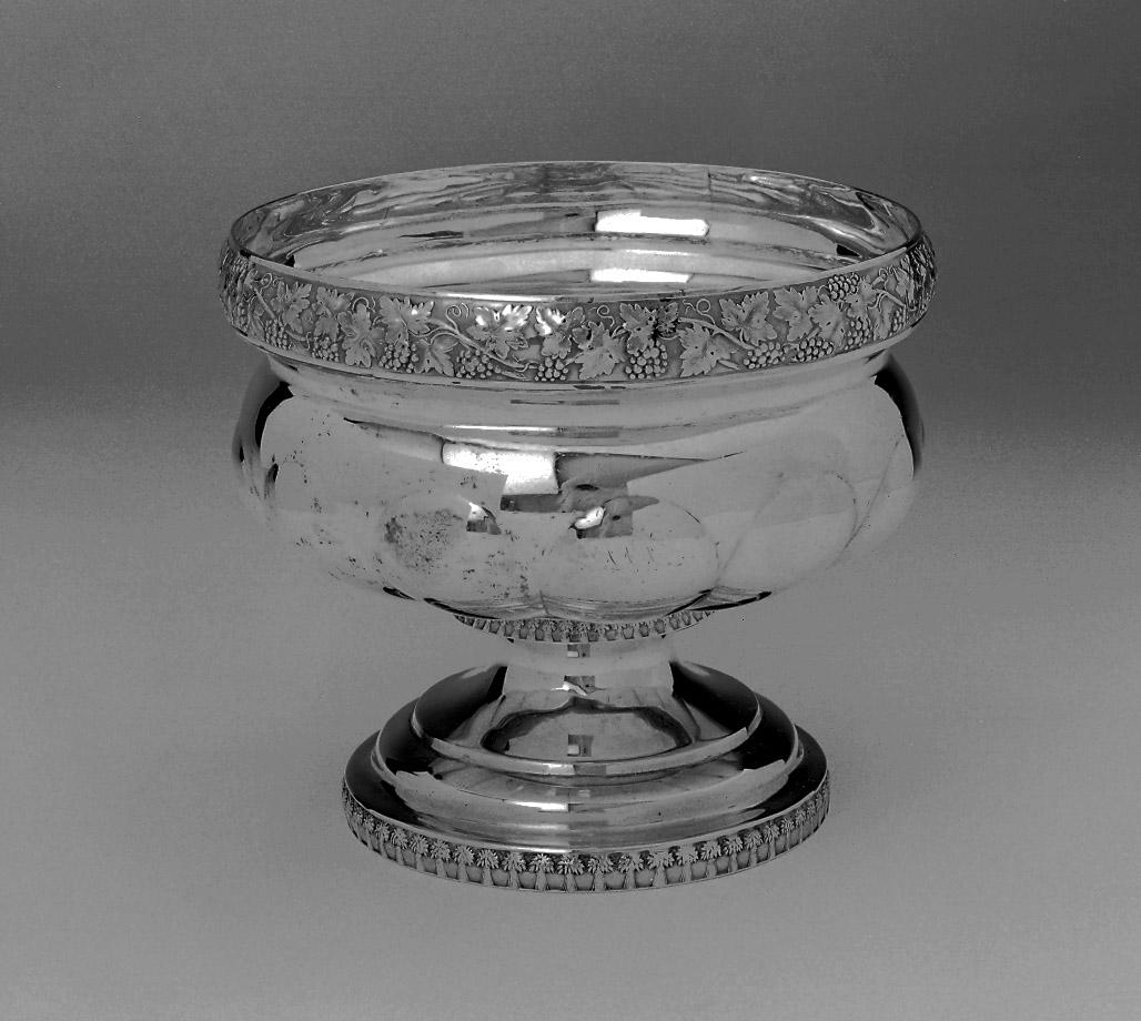 1990.0049 Bowl, Slop bowl