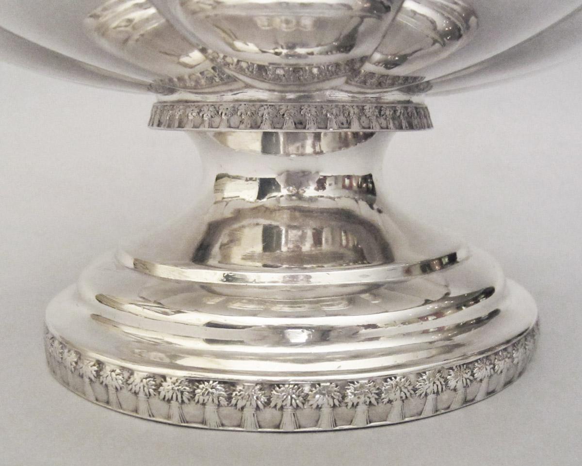 1990.0049 Slop bowl, base